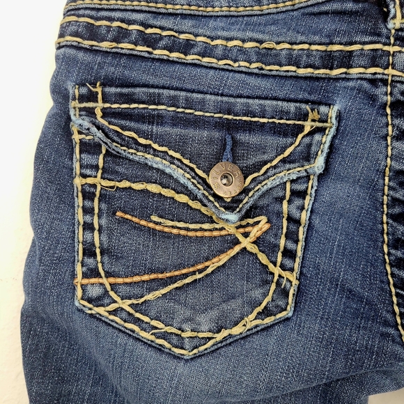 Silver Jeans Mckenzie Cutoff Jeans Shorts - Picture 12 of 16